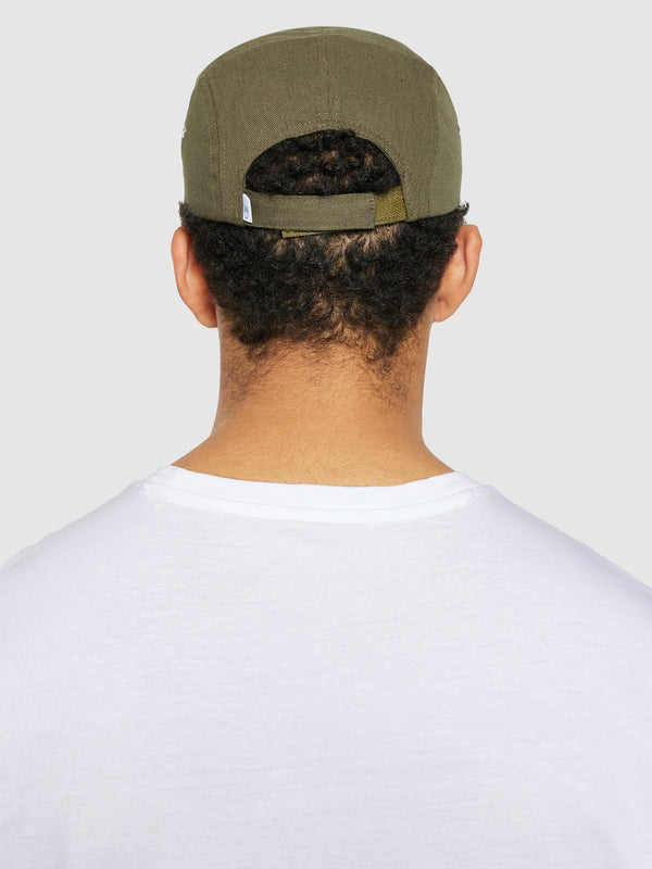 KnowledgeCotton Apparel - UNI Barckley cap with badge Caps 1090 Forrest Night