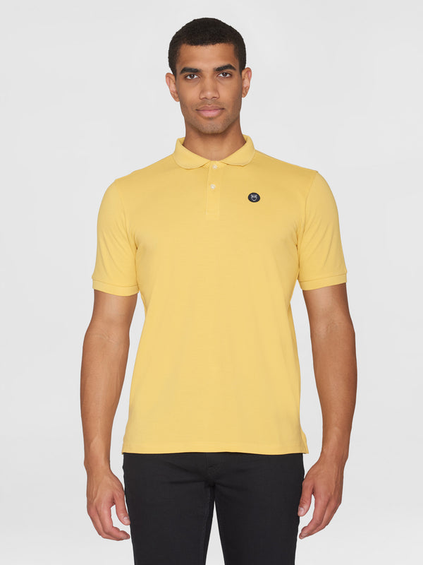 KnowledgeCotton Apparel - MEN Basic badge polo Polos 1429 Misted Yellow