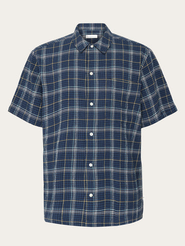 KnowledgeCotton Apparel - MEN Box fit seersucker short sleeved shirt - GOTS/Vegan Shirts 7034 blue check