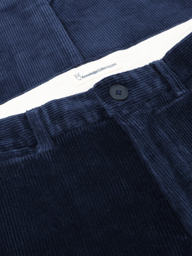 KnowledgeCotton Apparel - MEN CHUCK regular 8-wales corduroy chino pants Pants 1412 Night Sky