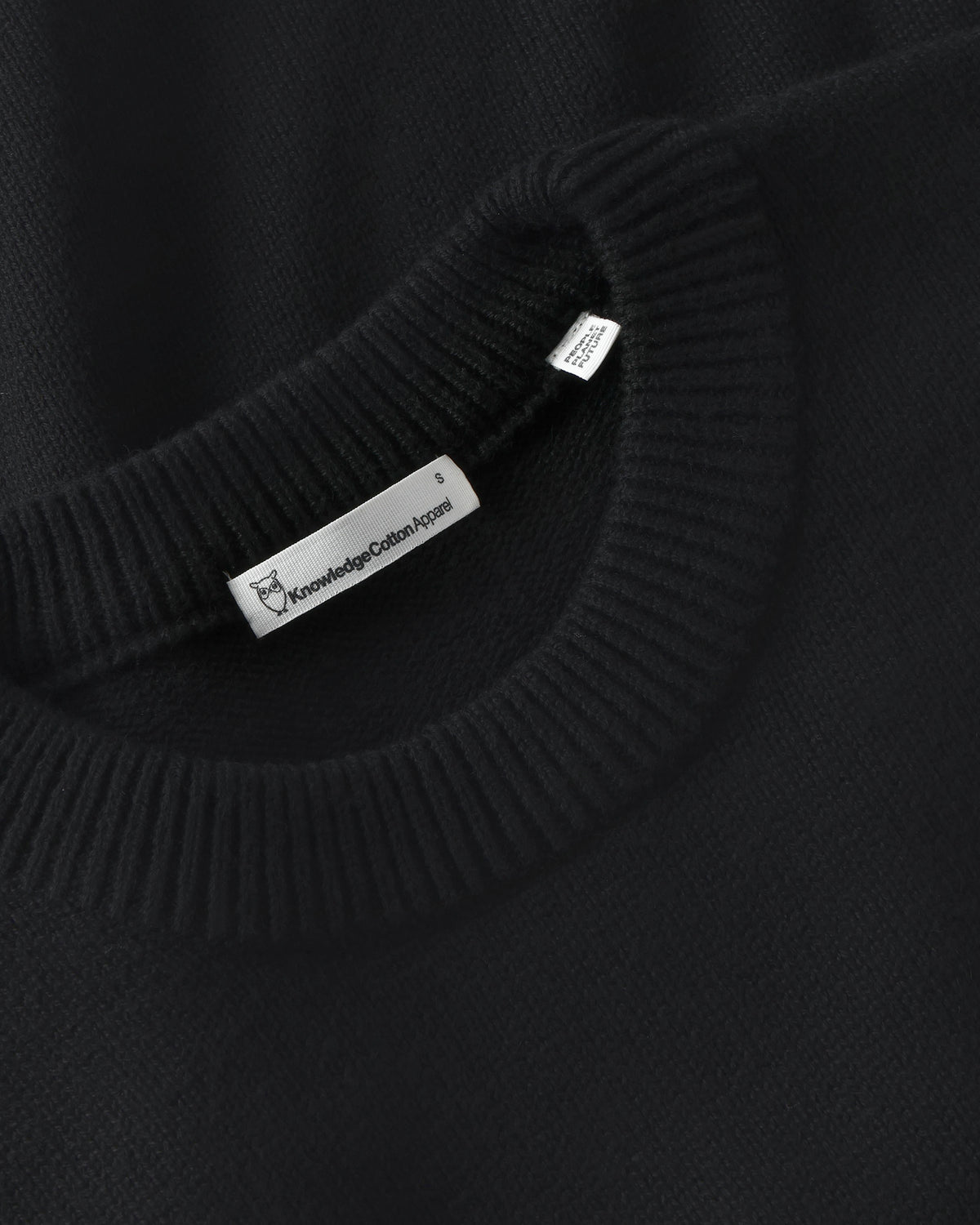 KnowledgeCotton Apparel - WMN Cashmere crew neck sweater Knits 1300 Black Jet
