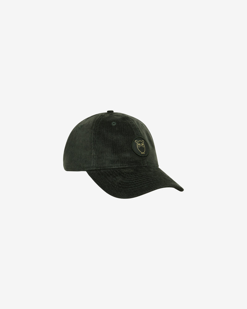 KnowledgeCotton Apparel - UNI Corduroy badge cap Caps 1090 Forest Night