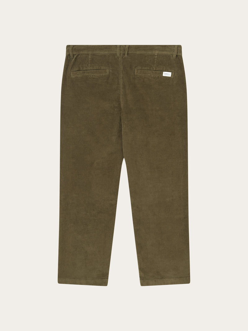 KnowledgeCotton Apparel - MEN FLINT wide corduroy chino pants Pants 1100 Dark Olive
