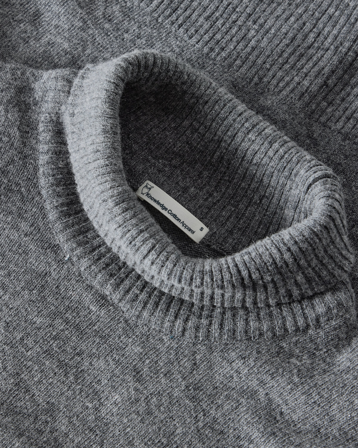 KnowledgeCotton Apparel - WMN Lambswool high neck sweater Knits 1073 Dark Grey Melange