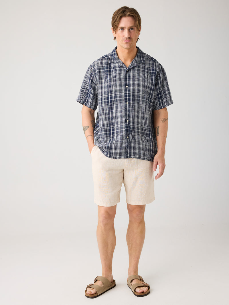 KnowledgeCotton Apparel - MEN Loose Linen shorts Shorts 1449 Yarndyed - Light feather gray