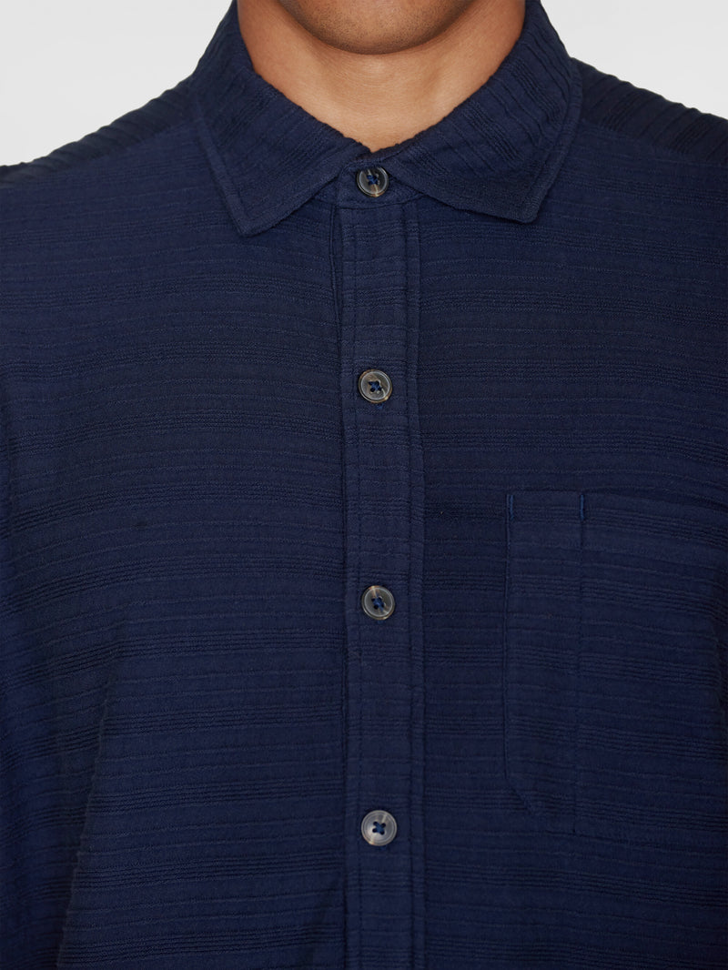 KnowledgeCotton Apparel - MEN Loose short sleeve cotton solid striped jersey shirt - GOTS/Vegan Shirts 1412 Night Sky