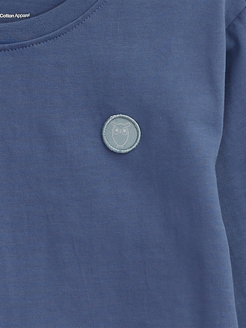 KnowledgeCotton Apparel - YOUNG Regular fit badge long sleeved Long Sleeves 1432 Moonlight Blue