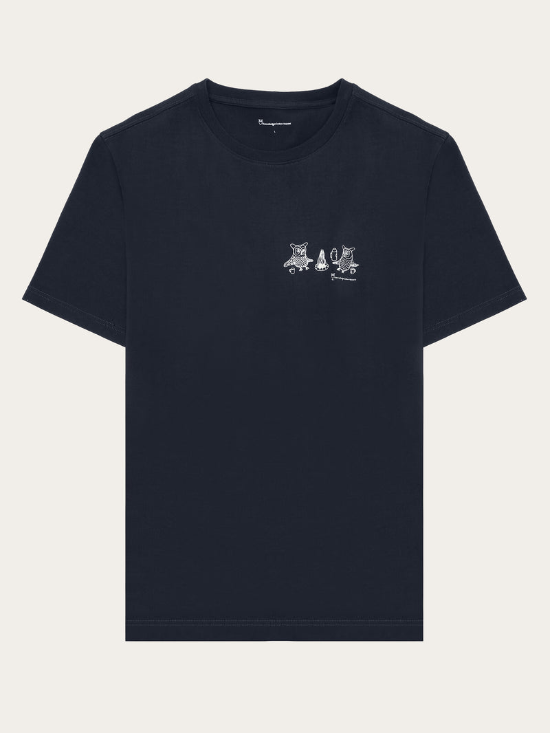 KnowledgeCotton Apparel - MEN Regular fit owl trip chest print t-shirt - Regenerative Organic Certified® - GOTS/Vegan T-shirts 1412 Night Sky