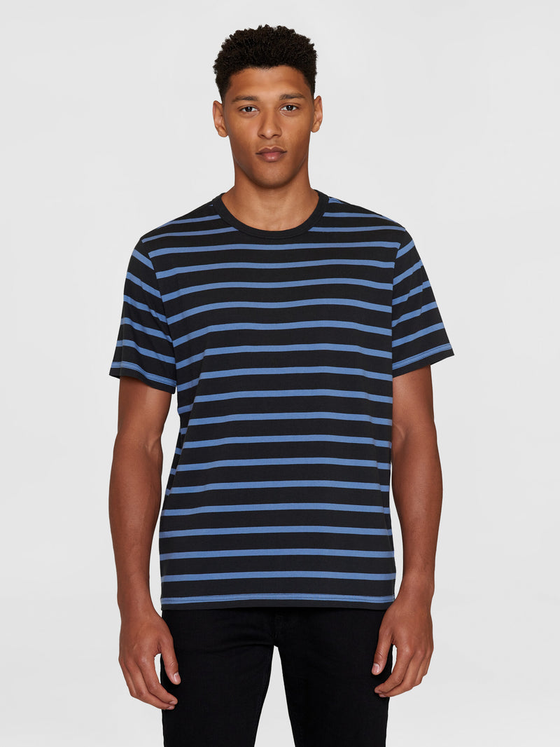 KnowledgeCotton Apparel - MEN Regular short sleeve cotton striped o-neck t-shirt - GOTS/Vegan T-shirts 8021 Blue stripe