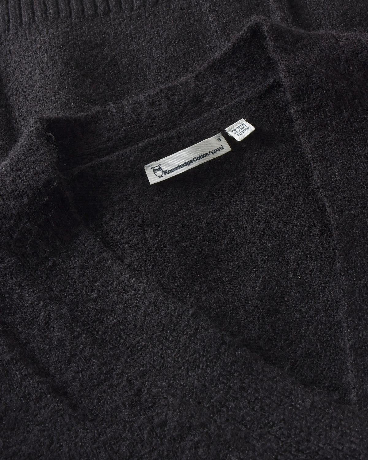 KnowledgeCotton Apparel - WMN Soufflé yarn cardigan Knits 1300 Black Jet