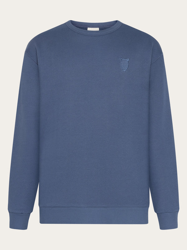 KnowledgeCotton Apparel - MEN Straight fit sweat with embroidery at chest Sweats 1226 Vintage Indigo