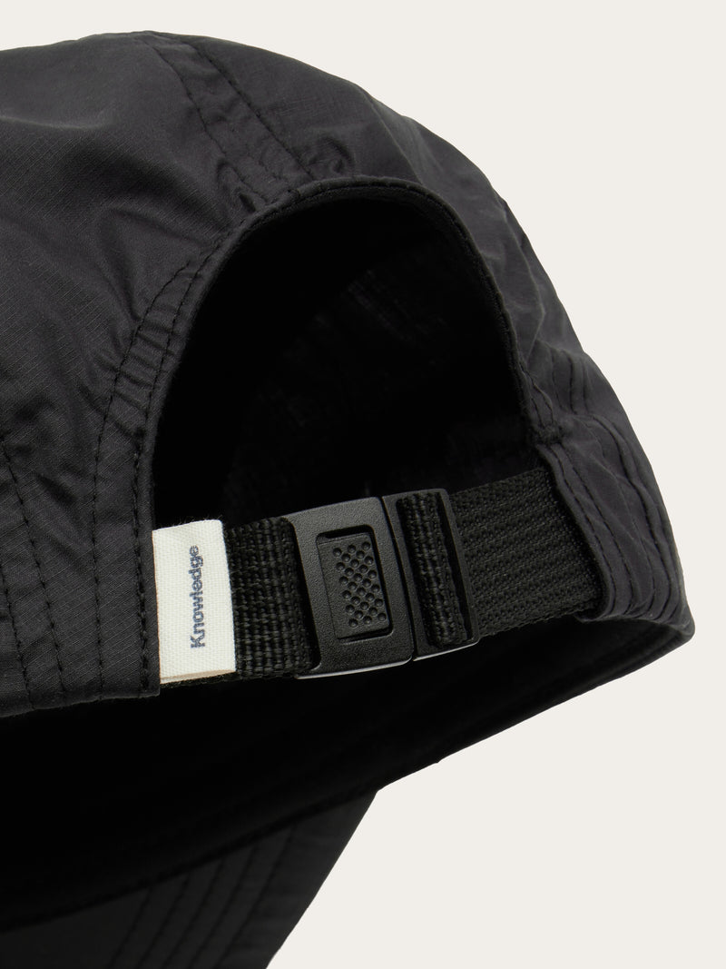 KnowledgeCotton Apparel - UNI Vent riptop 90 5-panel cap Caps 1300 Black Jet