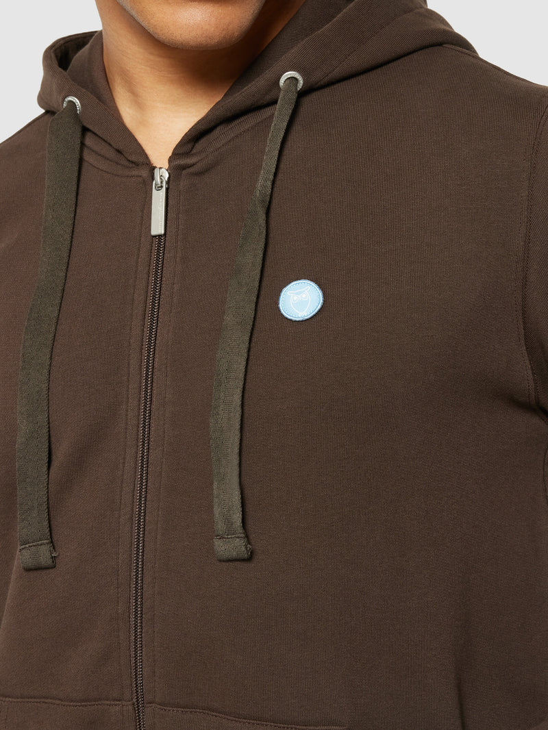 KnowledgeCotton Apparel - MEN Zip hood kangaroo badge sweat Sweats 1243 Demitasse (brown)