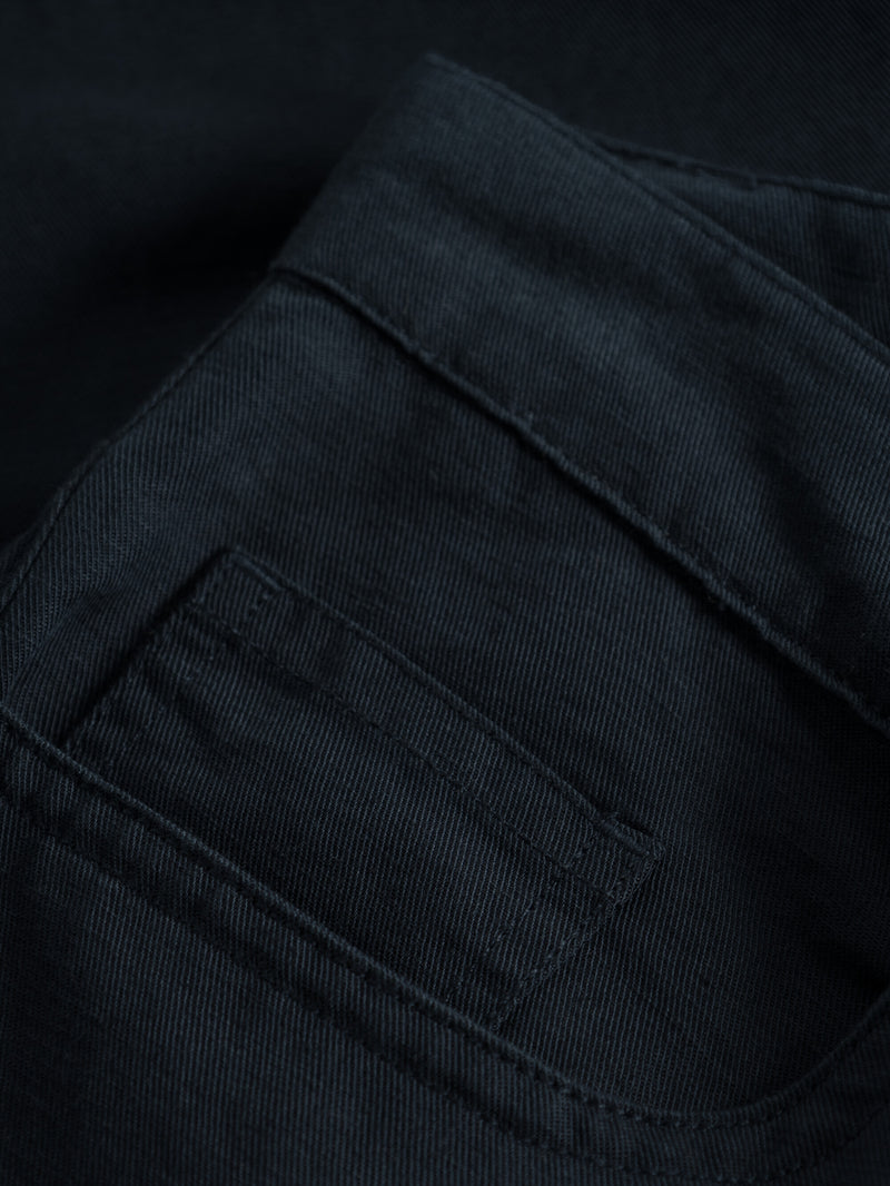 KnowledgeCotton Apparel - MEN 5-pocket cotton-linen blend twill shorts Shorts 1001 Total Eclipse